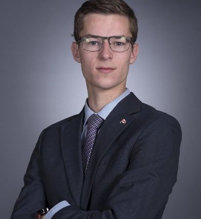 安省歷史上最年輕的省議員 (MPP) Sam Oosterhoff